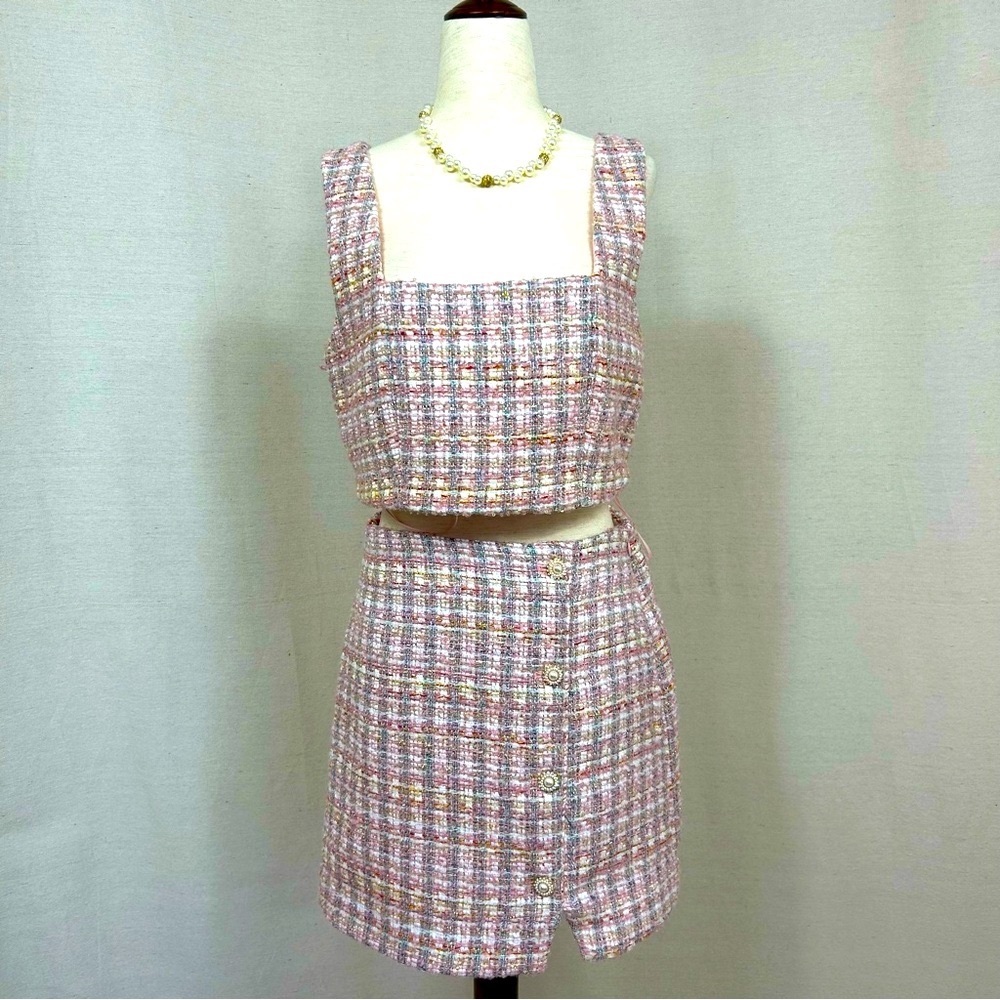 NWT HOUSE OF HARLOW 1960
Pixie Dust Tweed 2-Piece Set - Picture 2 of 12